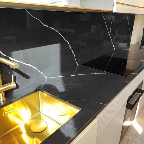 Conaquartz Кварцевый агломерат Conaquartz UC010 Black Marquina