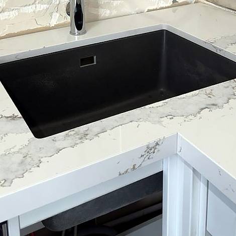 Quantra Quartz Кварцевый агломерат Calacatta Capri 9334 Quantra Quartz