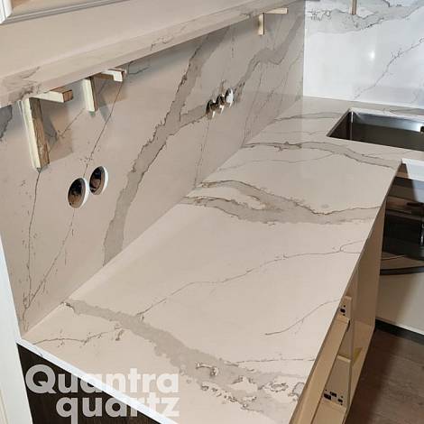 Quantra Quartz Кварцевый агломерат Calacatta Capri 9334 Quantra Quartz