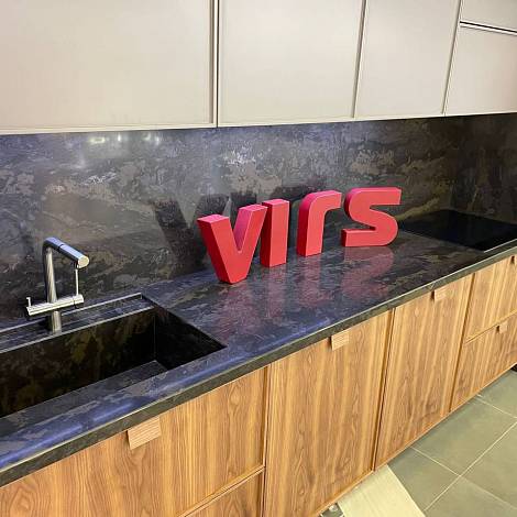 Vicostone Кварцевый агломерат Vicostone BQ8887 AMADEUS