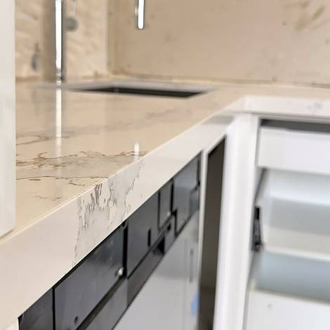 Quantra Quartz Кварцевый агломерат Calacatta Capri 9334 Quantra Quartz