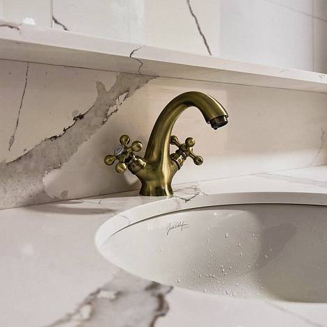 Quantra Quartz Кварцевый агломерат Calacatta Capri 9334 Quantra Quartz
