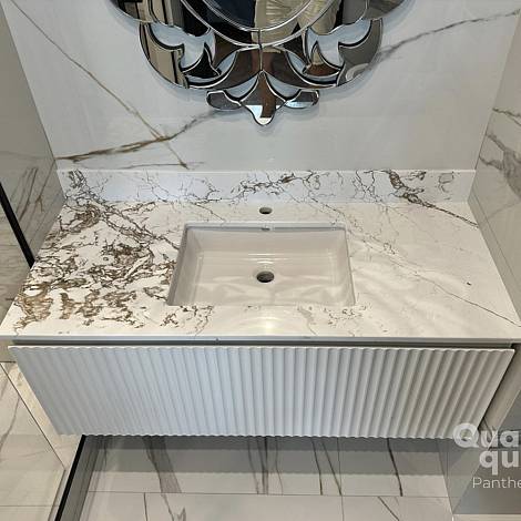 Quantra Quartz Кварцевый агломерат Pantheon 9960 Quantra Quartz