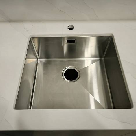 Alfa Quartz Кварцевый агломерат Alfa Quartz AQ-010 Statuario San Marco