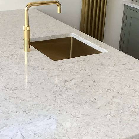 Quantra Quartz Кварцевый агломерат Arctic Breeze 7172 Quantra Quartz