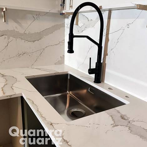 Quantra Quartz Кварцевый агломерат Calacatta Capri 9334 Quantra Quartz