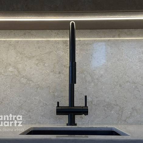 Quantra Quartz Кварцевый агломерат Cygnus Divine (Glencoe) 9510 Quantra Quartz